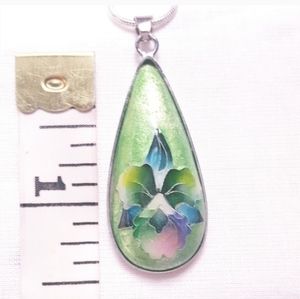 NWOT 18" flower pendant on .925 stamped chain.